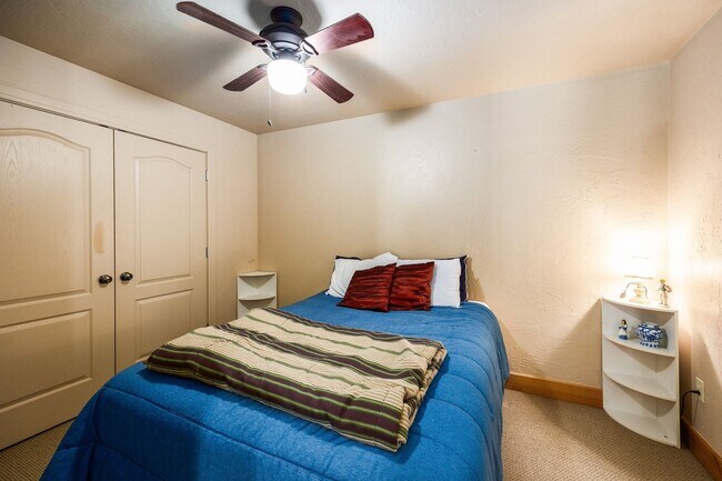 Building Photo - 6144 Fox Point Cir