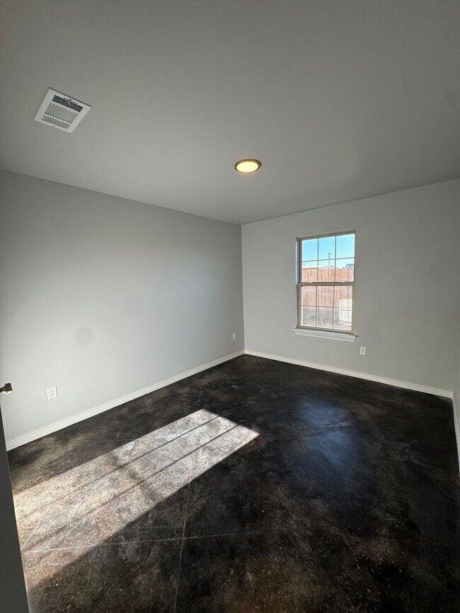 Building Photo - Located in the Glendale Area!!! New Build "Be the 1st to live HERE!!! 1/2 off special 1st month rent