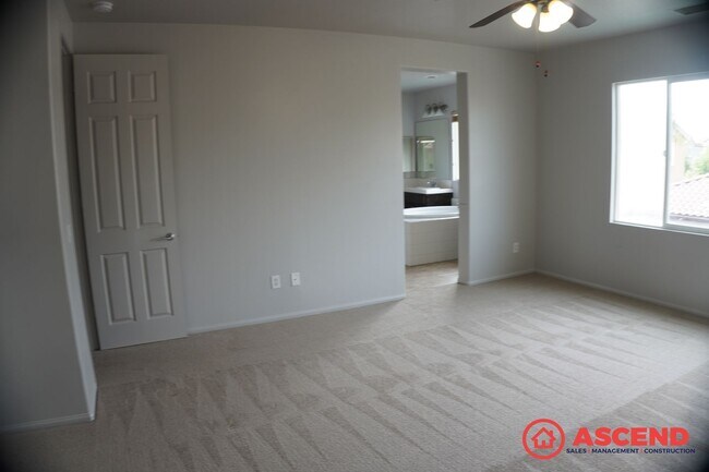 Building Photo - 9901 Riata Ln