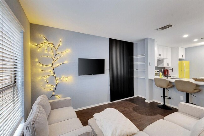 Building Photo - 2018 W Rundberg Ln