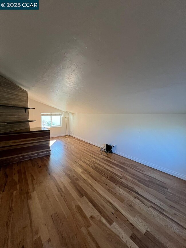 Building Photo - 438 Ridgeview Dr