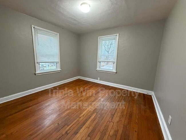 Building Photo - 2527 Switzer Ave