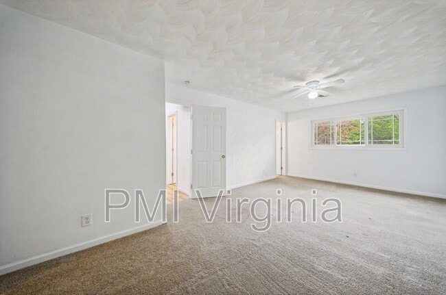 Building Photo - 5389 Susquehanna Dr