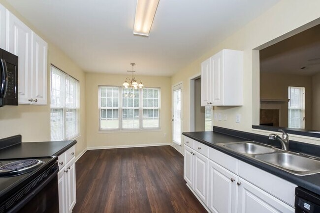 Building Photo - 4424 Craven Hill Dr