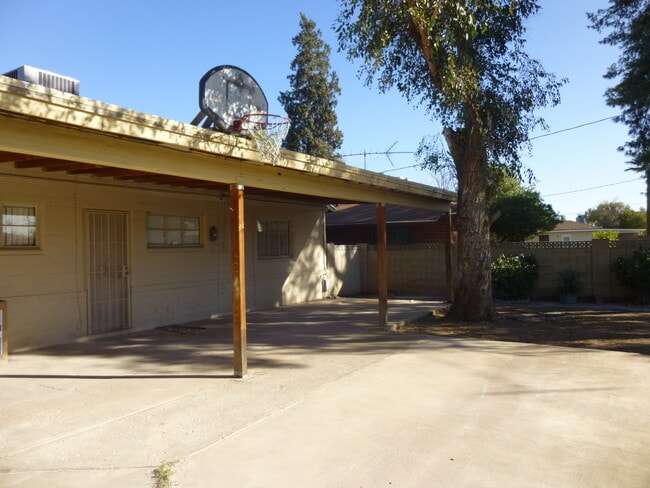 Building Photo - 1605 W Fairmount Ave