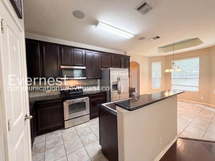 Building Photo - 1620 Willow Vista