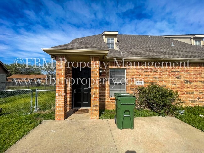 Building Photo - 400 Kings Way Dr