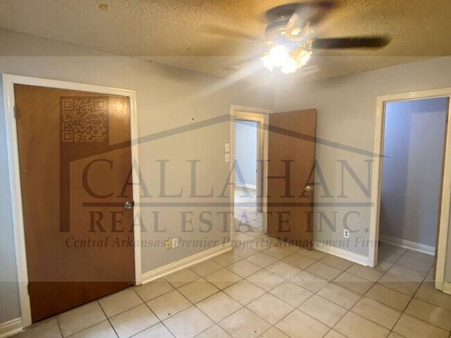 Building Photo - NLR 3 Bedroom Home