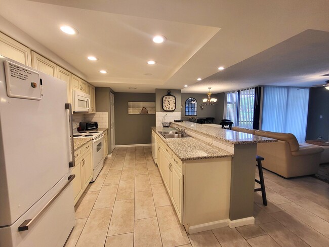 Building Photo - 750 Egret Cir