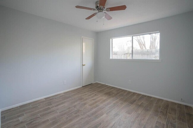 Building Photo - 3134 Jenny Dr