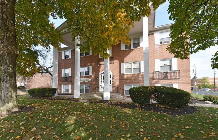 Building Photo - Williamsburg Plaza