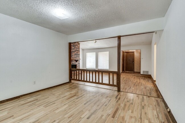 Building Photo - 7312/7314 Kings Manor Court