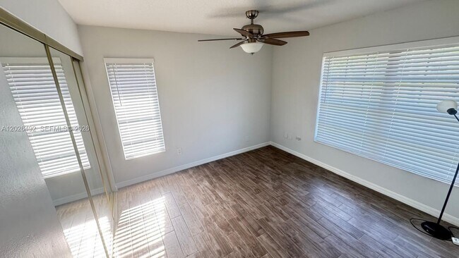 Building Photo - 2736 Carnation Ct