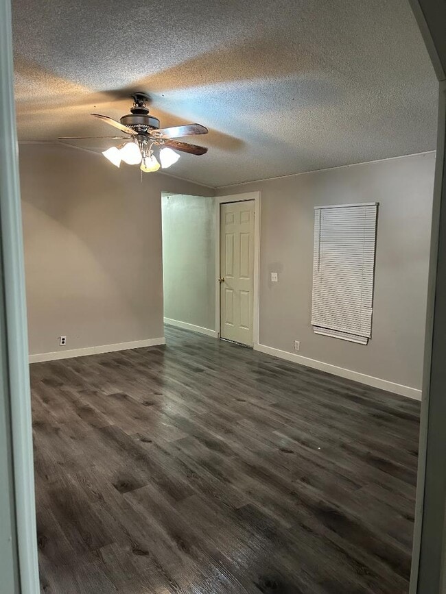 Building Photo - 188 AN Cir