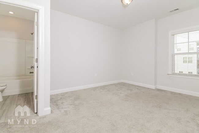 Building Photo - 395 Jorpaul Dr