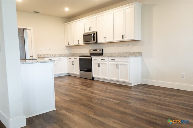 Building Photo - 804 Sweetgrass