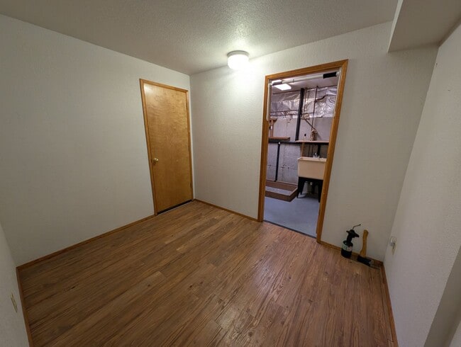 Building Photo - Southworth Hideaway Available Now! Small Pets Okay! 2 Br for Rent!
