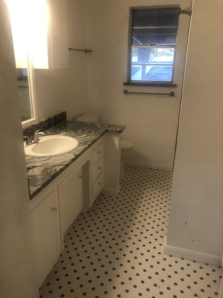 Building Photo - 5908 Stonewall St
