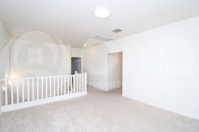 Building Photo - 5353 W Desert Hollow Dr