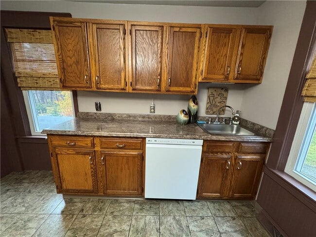 Building Photo - 399 Central St