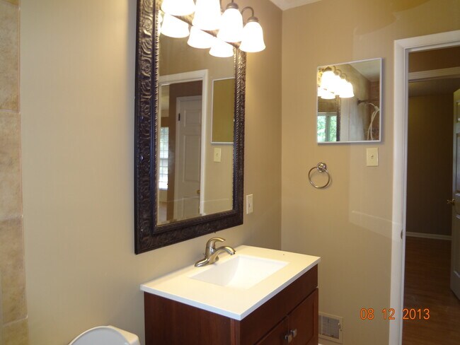 Building Photo - 152 Kendrick Ct