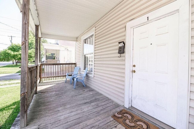 Building Photo - 348 Woodland Ave