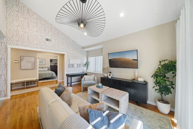 Building Photo - 12841 Forest Dr