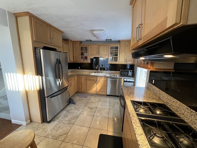 Building Photo - 1270 Cabrillo Park Dr