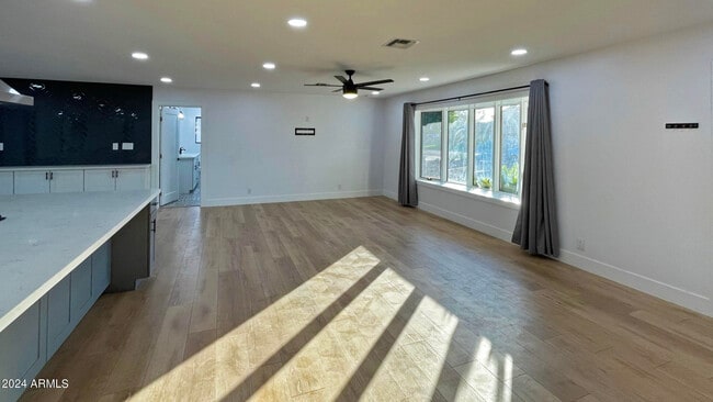 Building Photo - 3005 S Fairway Dr