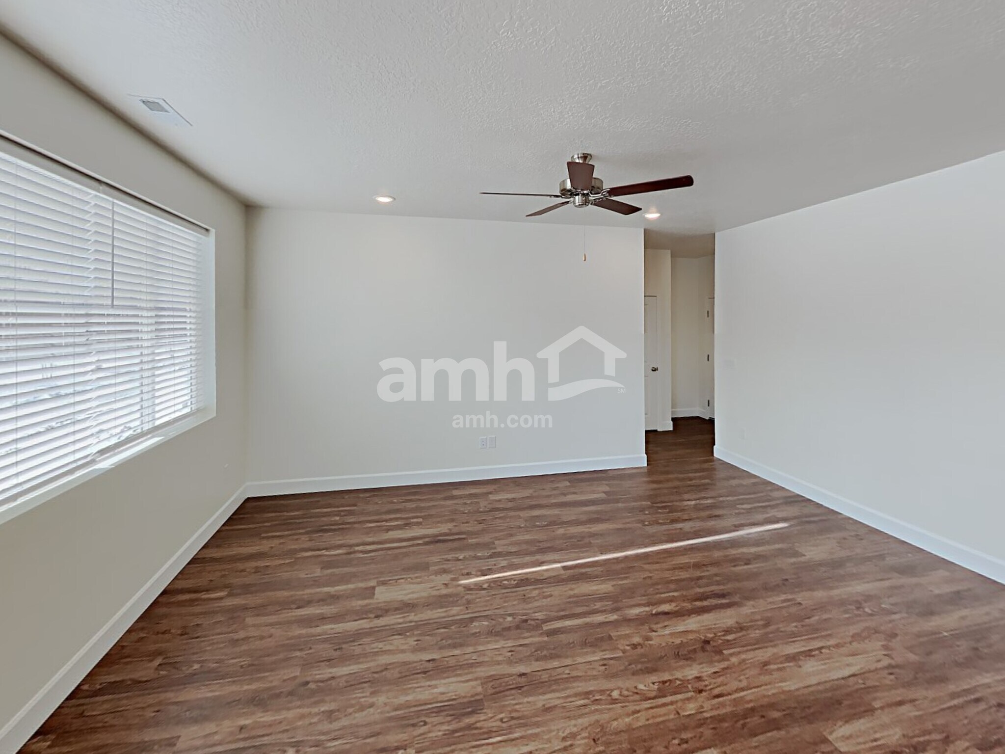 Building Photo - 1399 E Perelle Ln