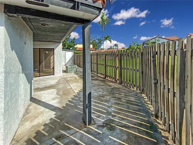 Building Photo - 14980 SW 48th Terrace