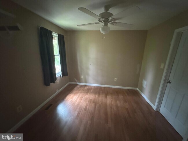Building Photo - 126 Oasis Lane