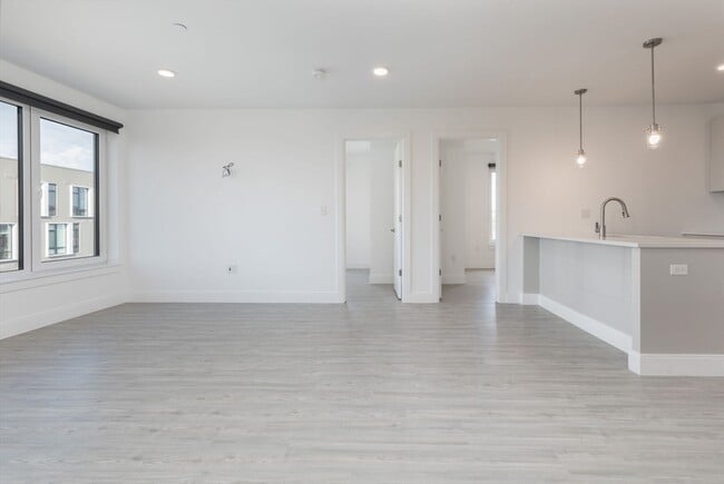 Building Photo - 42 N Beacon St