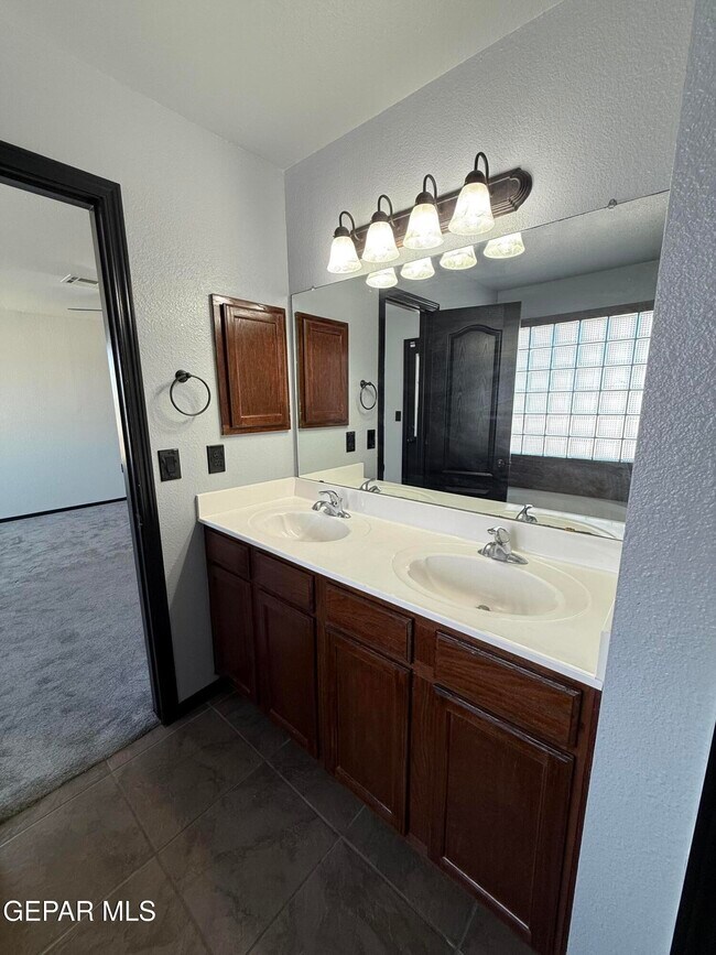 Building Photo - 3157 Diego Aidan Dr