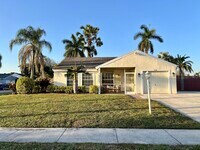 Building Photo - 7787 Ridgewood Dr