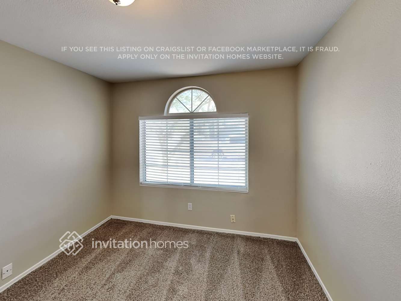 Building Photo - 20 S Surfside Dr