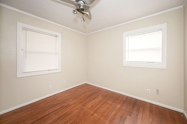 Building Photo - For Rent – 3 Bedroom, 1 Bath Home in Pasca...