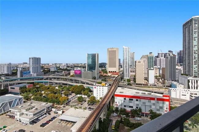 Building Photo - 90 SW 3rd St