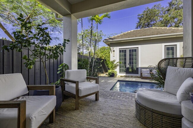 Building Photo - 505 SW 16th Ct