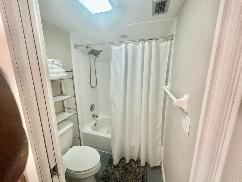 Building Photo - 1284 Cypress Cove Ct