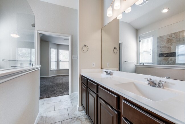 Building Photo - Nice 3-Bedroom 2-Bathroom Home in Highland...