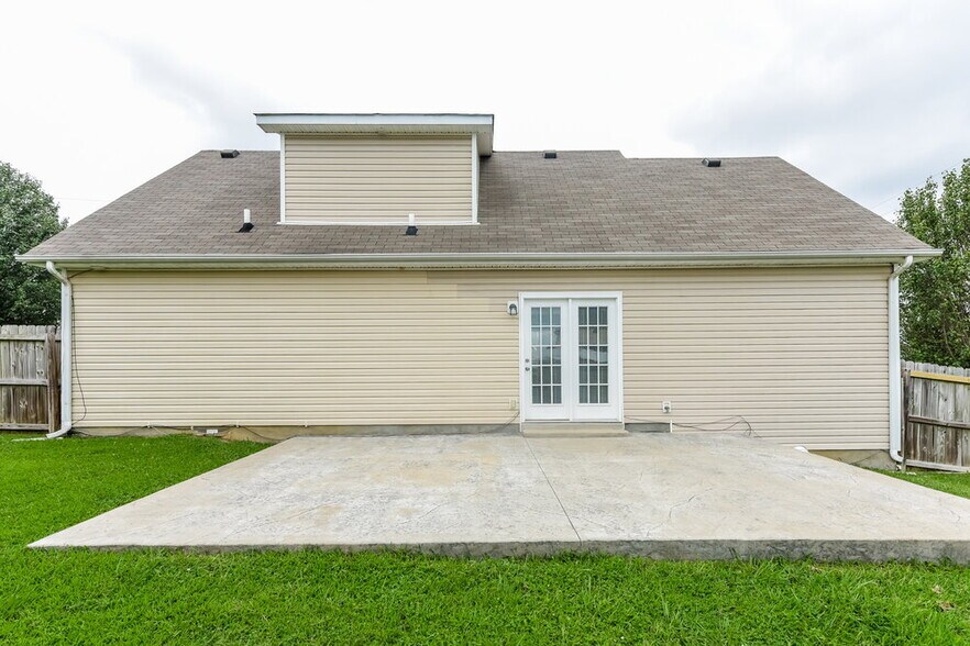 Building Photo - 143 Howard Woody Dr