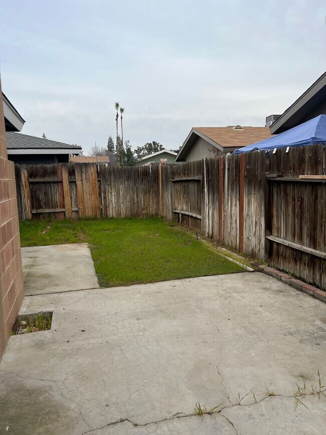 Building Photo - 7mct4712