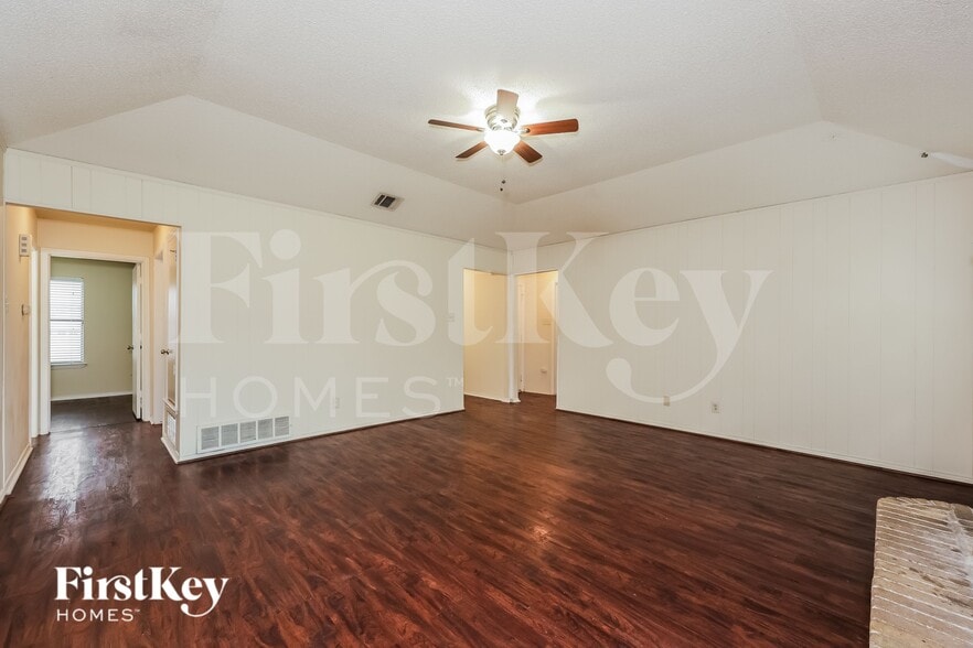 Building Photo - 6525 Constitution Dr