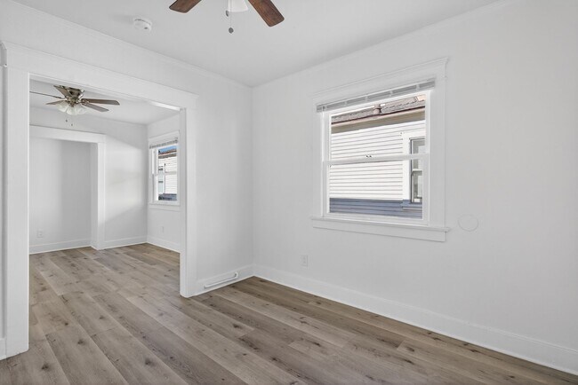 Interior Photo - 525-537 Chestnut Avenue