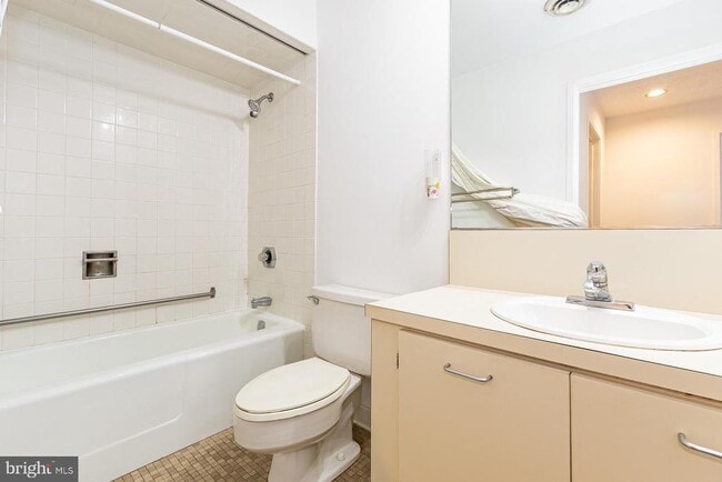 Building Photo - 1 Markham Rd