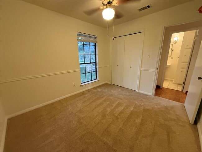 Building Photo - 3907 Rolling Hill