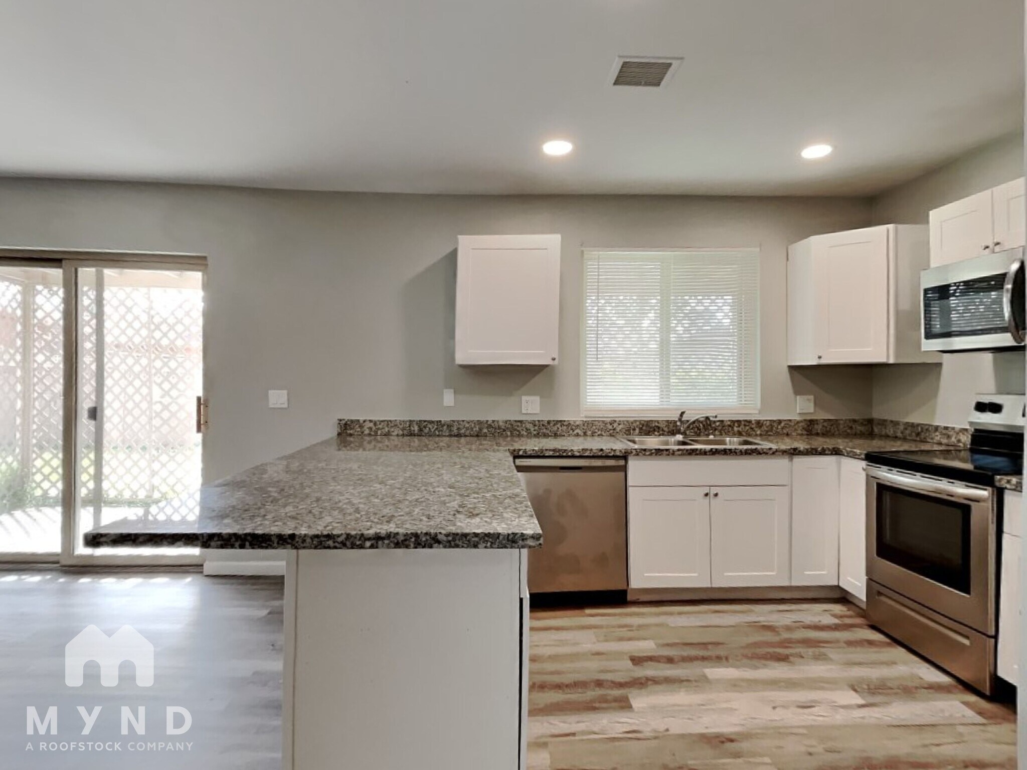 Building Photo - 2009 W Newcastle Cir