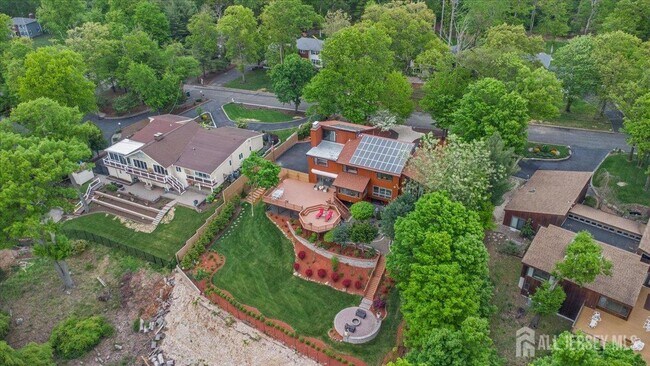 Building Photo - 950 Sunset Ridge