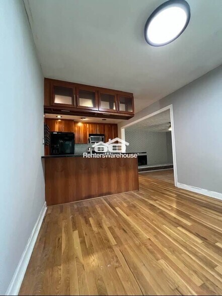 Building Photo - 1704 Belle Isle Cir NE